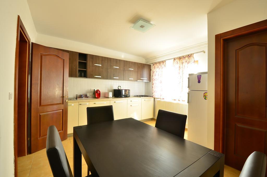 Hotel Apart Tel Aviv Szászsebes Szoba fotó